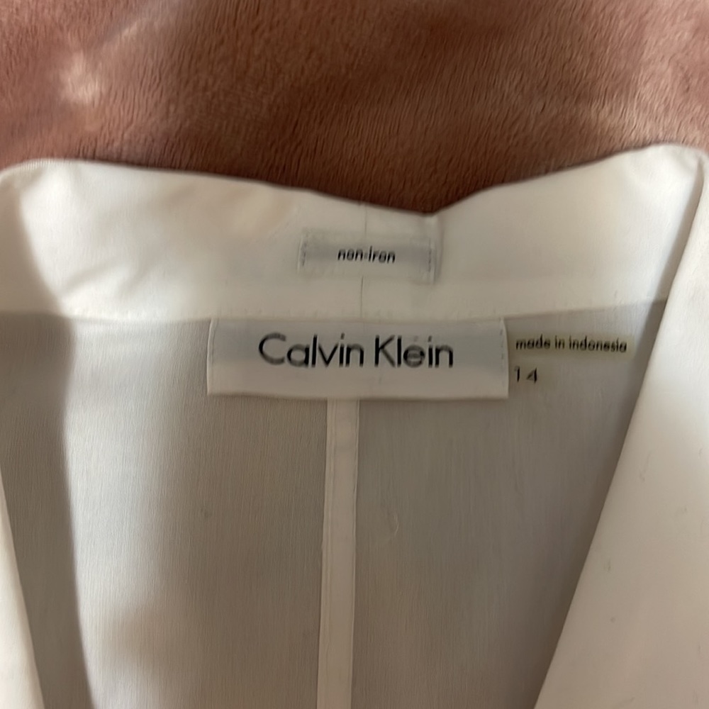 Calvin Klein - Picture 2 of 6